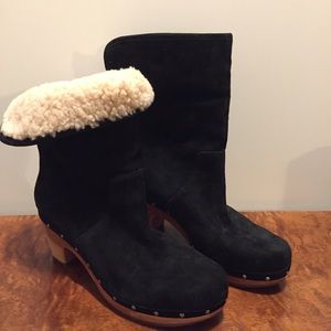 UGG Lynnea Black Suede Boots